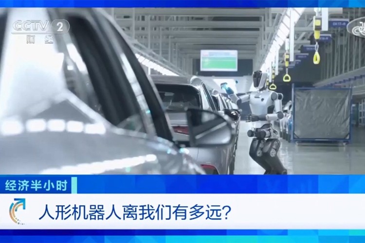中央电视台《经济半小时》栏目对非凡国际机器人的专题报道